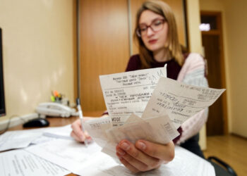 Будьте осторожны: кто и зачем скупает магазинные чеки