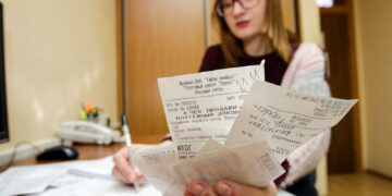 Будьте осторожны: кто и зачем скупает магазинные чеки