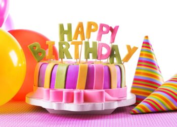 Опасность рядом. Чем грозят чрезмерная публичность и поздравления с днем рождения в соцсетях