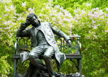 Что исследователи выяснили о диване, на котором скончался Пушкин