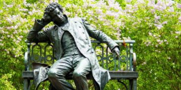 Что исследователи выяснили о диване, на котором скончался Пушкин