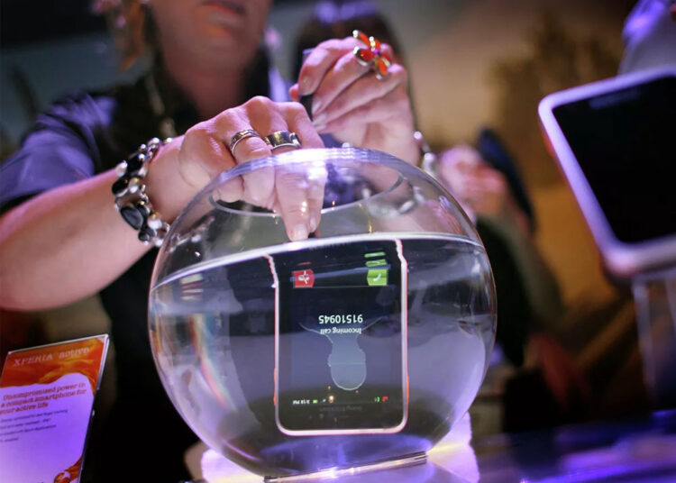 Как правильно стирать джинсы и насколько часто это можно делать: вы удивитесь