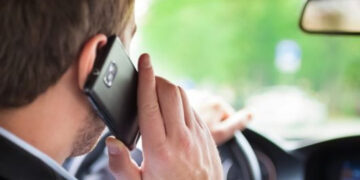 Опасно ли использовать смартфон в грозу