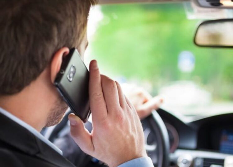 Опасно ли использовать смартфон в грозу