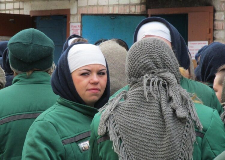 Не плачь и не проси: заповеди женской тюрьмы