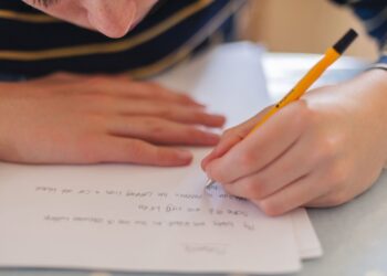 Какие преимущества есть у левшей, живущих в мире, где доминируют праворукие