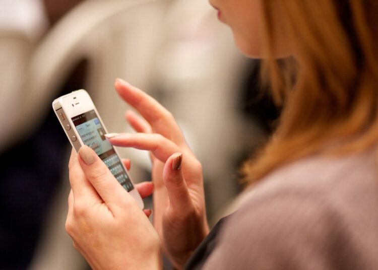 Муж прислал жене фото с «отдыха» и быстро стал холостяком