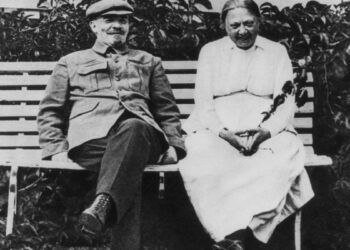 Главные женщины Ленина: рядом с кем Крупская хотела похоронить мужа