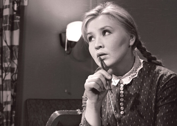 Мучили голоса в голове: как обезумела актриса Екатерина Савинова