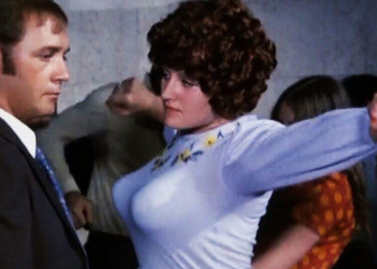 Грудастая красотка из «Афони»: эпизод сломал ей карьеру, что с ней стало