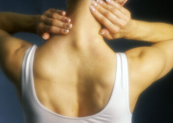 Как убрать вдовий горб: три самых надежных способа