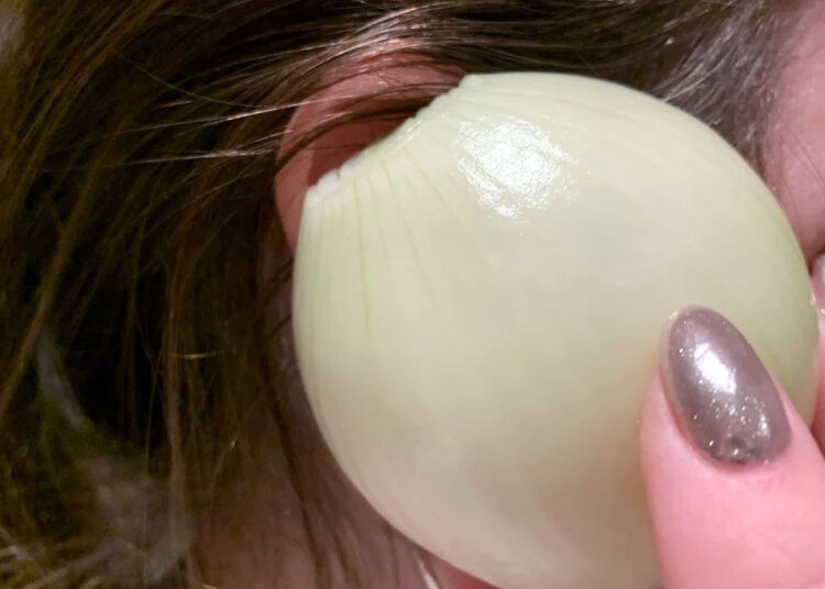 Что будет, если на ночь положить в ухо кусочек лука