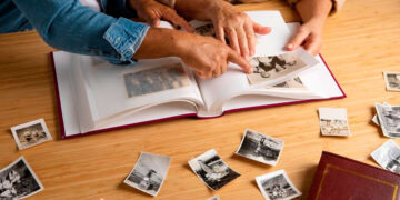 Не храните фото умерших людей: в них таится опасность