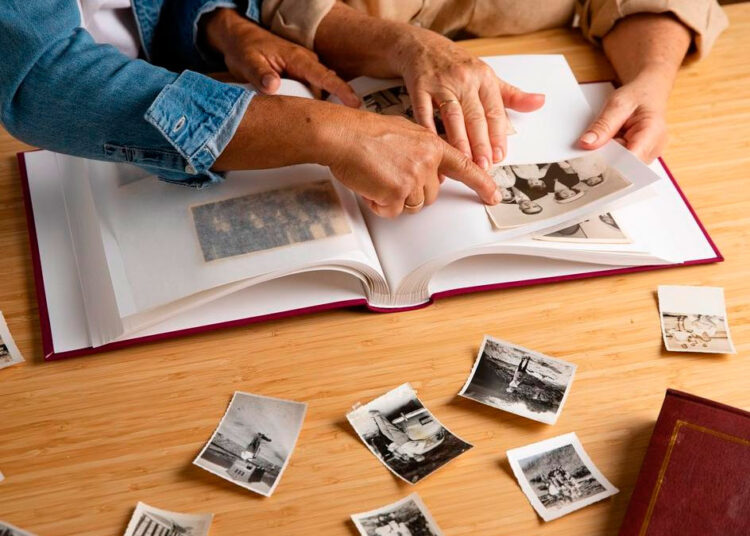 Не храните фото умерших людей: в них таится опасность