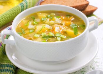 Так ли полезны супы: диетологи рассказали правду о борще, щах и ухе