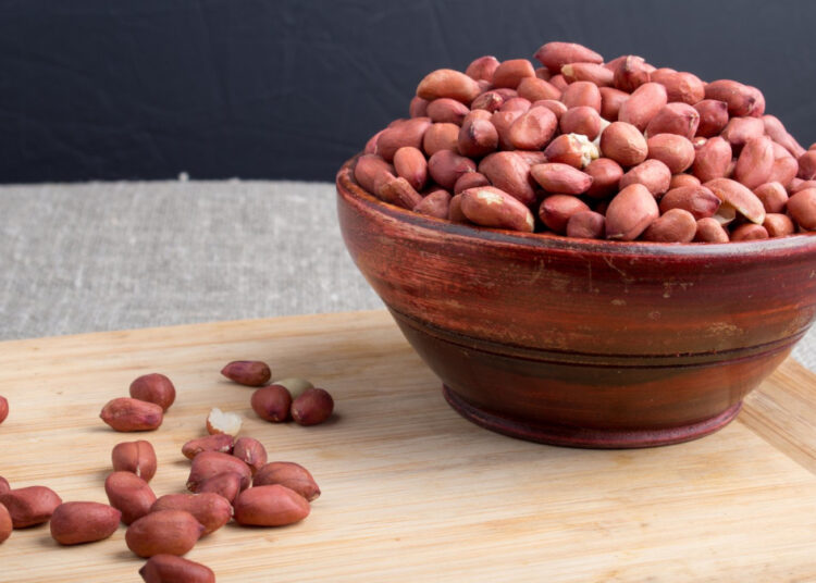 Смешайте арахис и яйца: божественный десерт за 15 минут