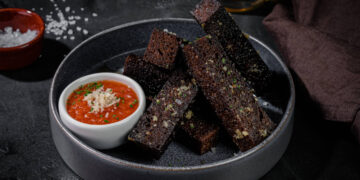 Закуска из хлеба — дешевая и вкусная, пальчики оближешь