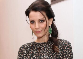 Почему актриса Евгения Крюкова нашла семейное счастье только с пятого раза