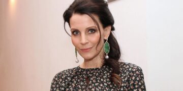 Почему актриса Евгения Крюкова нашла семейное счастье только с пятого раза