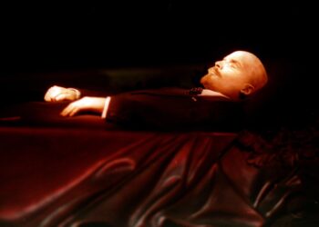 Проклятие тела Ленина: что произошло с людьми, бальзамировавшими Ильича