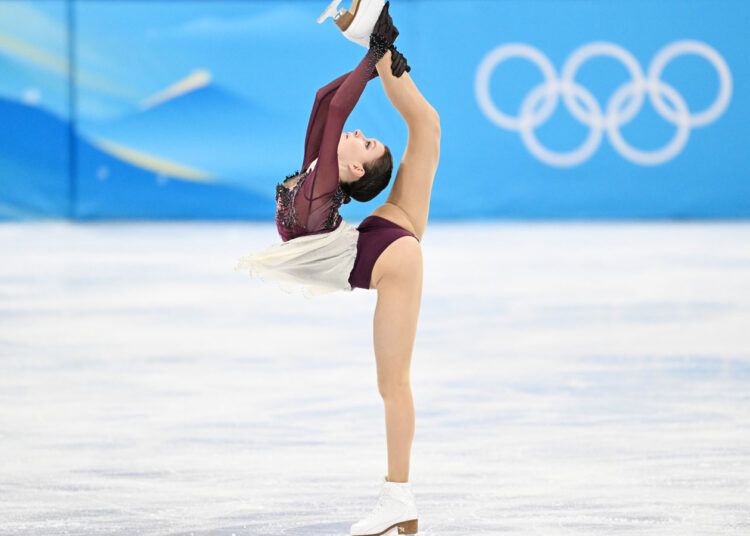 К чему фигуристки пришивают трусы и на какие еще жертвы идут ради катания