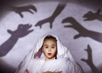 Почему народные детские сказки почти всегда такие страшные и пугающие