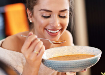 Можно ли есть только холодную пищу: объяснение врача