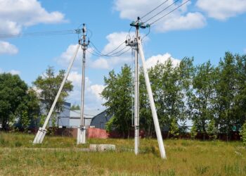 Почему нельзя проходить под подпоркой столба