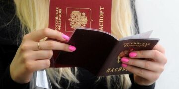 Почему женщины, снимаясь на паспорт, всегда получаются толще