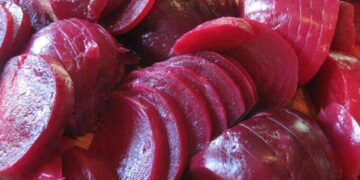 Как натереть свеколку и не замарать руки