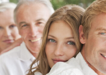 Почему муж и жена, прожив вместе много лет, становятся похожи внешне