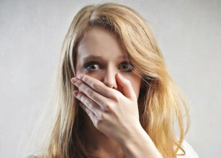 Дети чуть не погибли: на фото с прогулки мать увидела страшную опасность