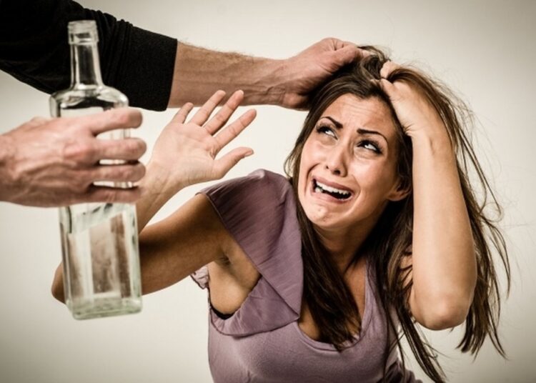 Десять фраз, которые не стоит говорить явившемуся в подпитии мужу