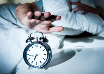 Никаких «еще пять минуточек»! Научитесь вставать по первому звонку будильника