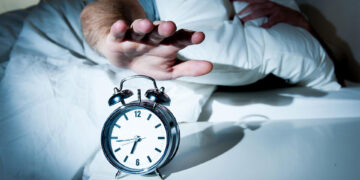 Никаких «еще пять минуточек»! Научитесь вставать по первому звонку будильника