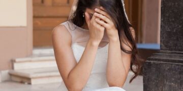 Запугать, избить, унизить: какие дикие обряды совершали над невестами на Руси