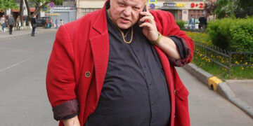 Почему «новые русские» любили малиновые пиджаки