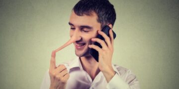 Как выглядит мужчина с самым длинным носом в мире. Фото